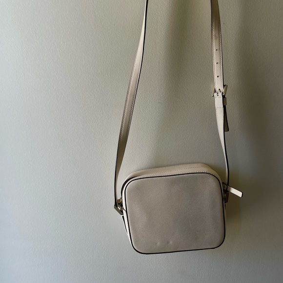 Authentic Kate Spade New York Leather Crossbody - Picture 3 of 4